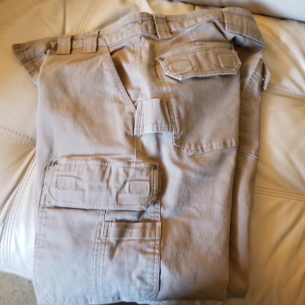 Duluth Flex Fire Hose Cargo Pants